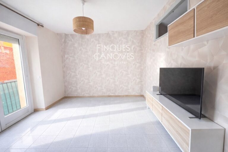 Oportunitat d’inversió a Banyoles: pis amb llogater (2027) + gran terrassa i traster