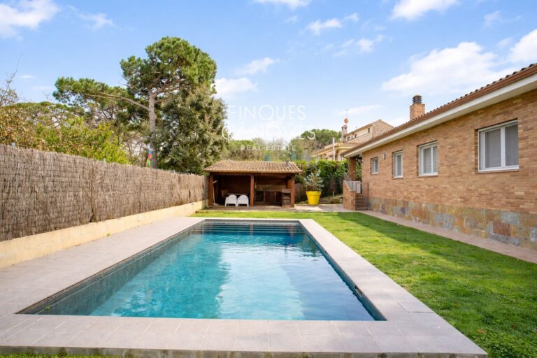 Casa espectacular a la Urbanització Llac del Signe – Caldes de Malavella