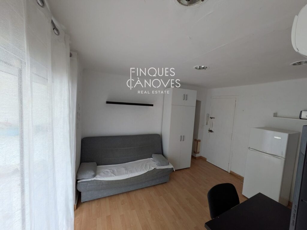 Apartament pràctic i acollidor amb terrassa i una plaça d’aparcament a Salou