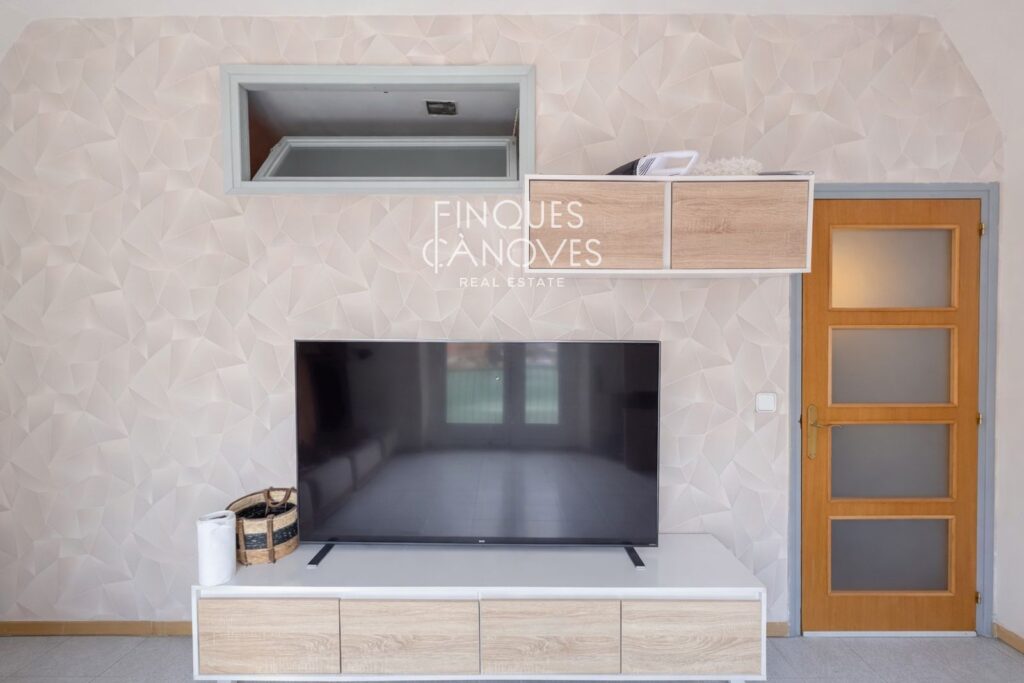 Oportunitat d’inversió a Banyoles: pis amb llogater (2027) + gran terrassa i traster