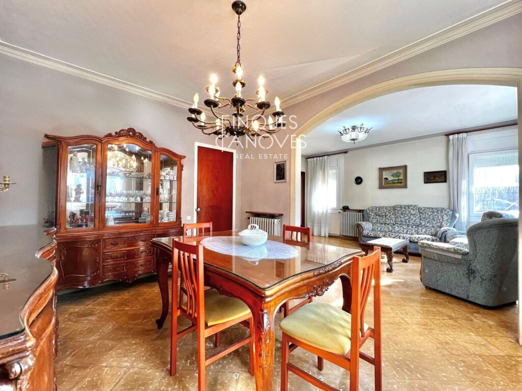 Oportunitat única: Casa a un pas del centre i de l’Estany de Banyoles.