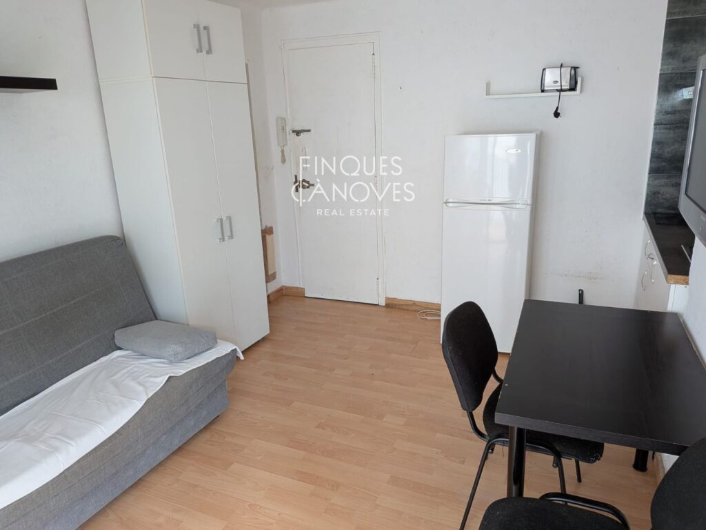 Apartament pràctic i acollidor amb terrassa i una plaça d’aparcament a Salou