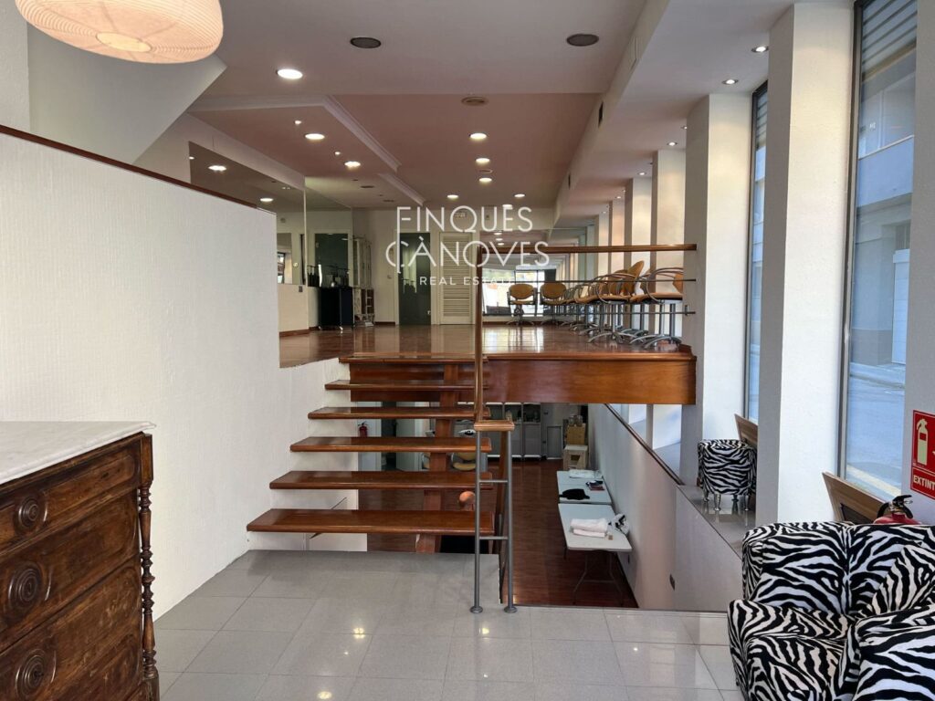 Local comercial de 180 m2 al cor de Banyoles
