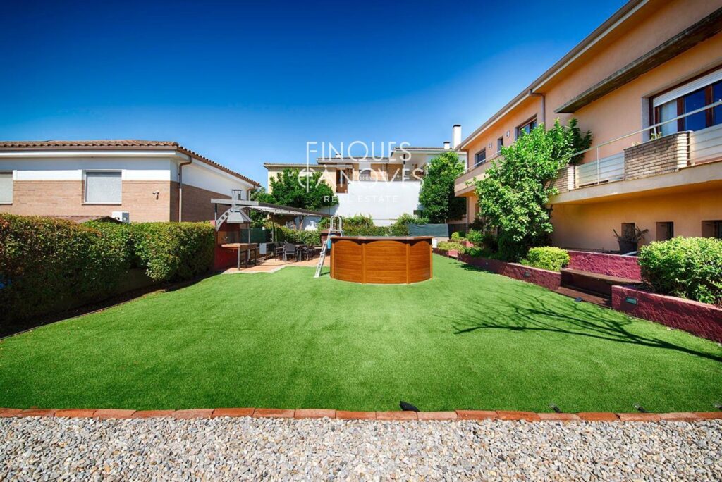 Exclusiu xalet amb piscina i zona d’oci