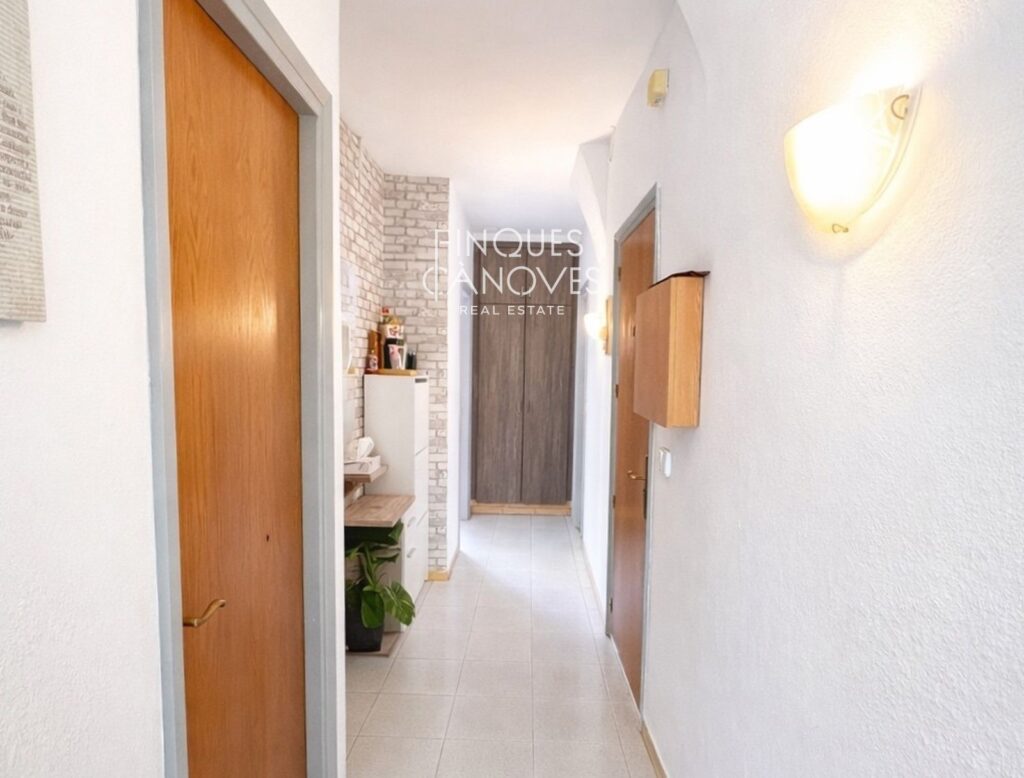 Oportunitat d’inversió a Banyoles: pis amb llogater (2027) + gran terrassa i traster