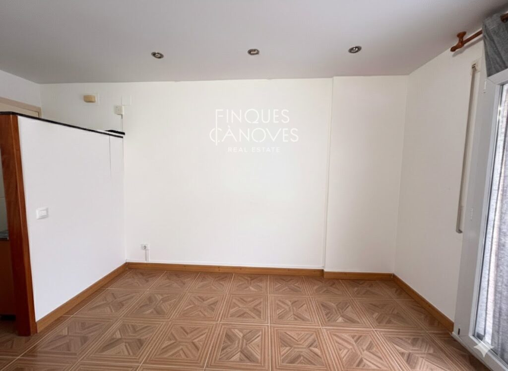 Pis amb ingressos garantits al centre de Banyoles per a inversors