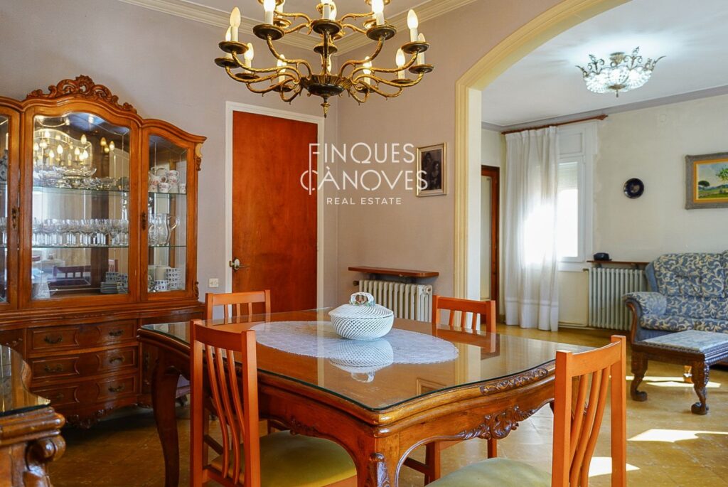 Oportunitat única: Casa a un pas del centre i de l’Estany de Banyoles.