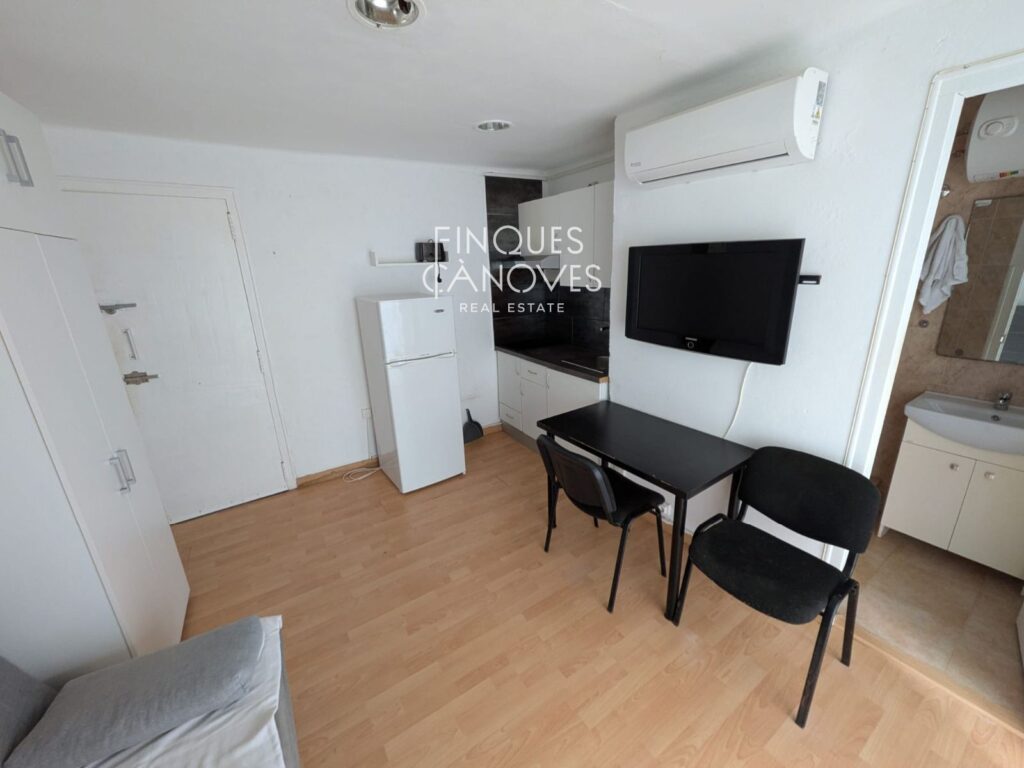 Apartament pràctic i acollidor amb terrassa i una plaça d’aparcament a Salou