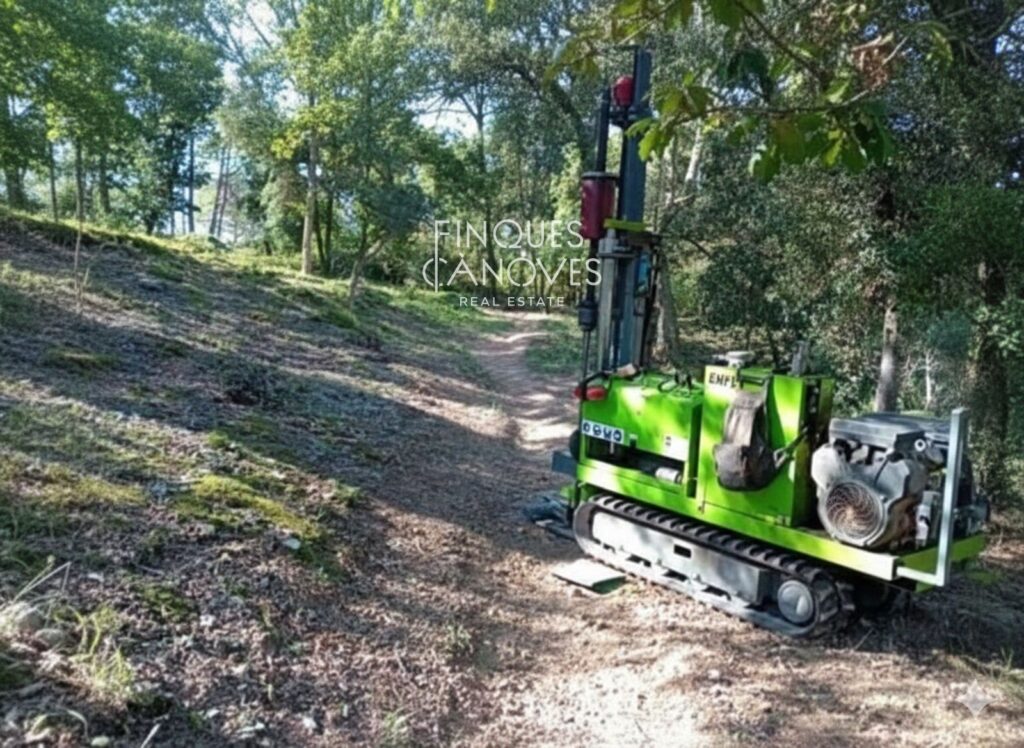 Parcel·la en venda a Bescano, urbanitzada, pavimentada, amb electricitat i aigua.