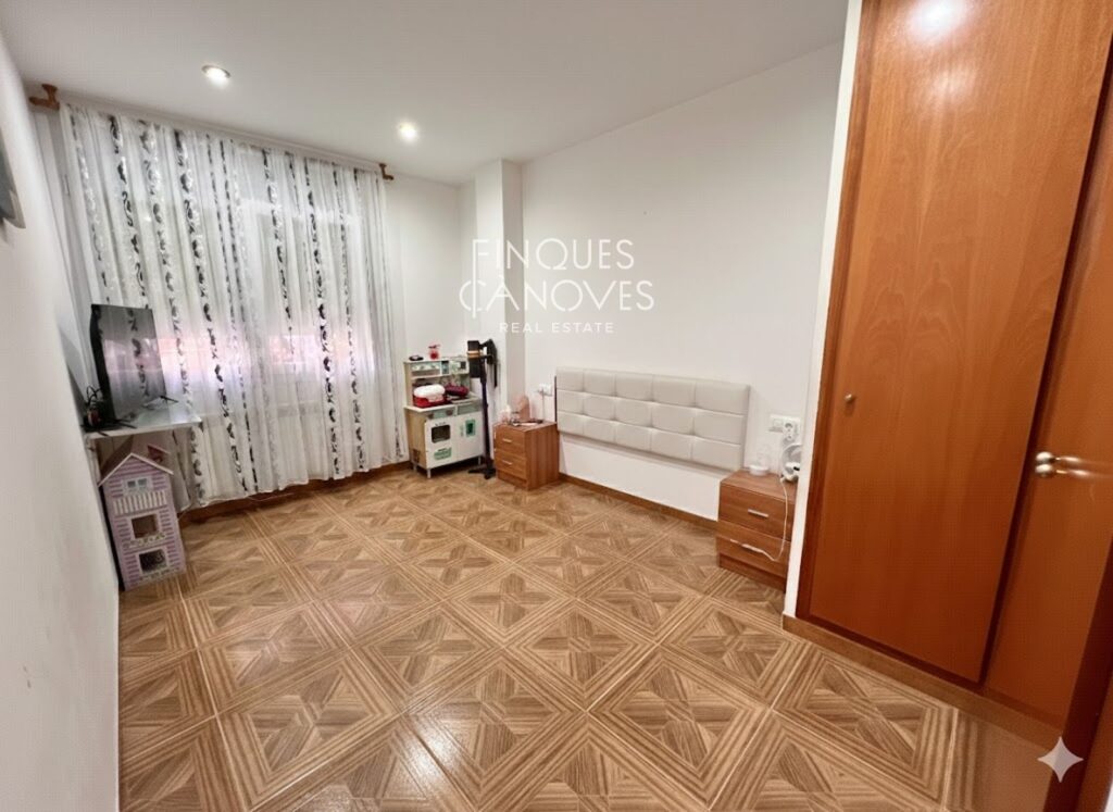 Pis amb ingressos garantits al centre de Banyoles per a inversors