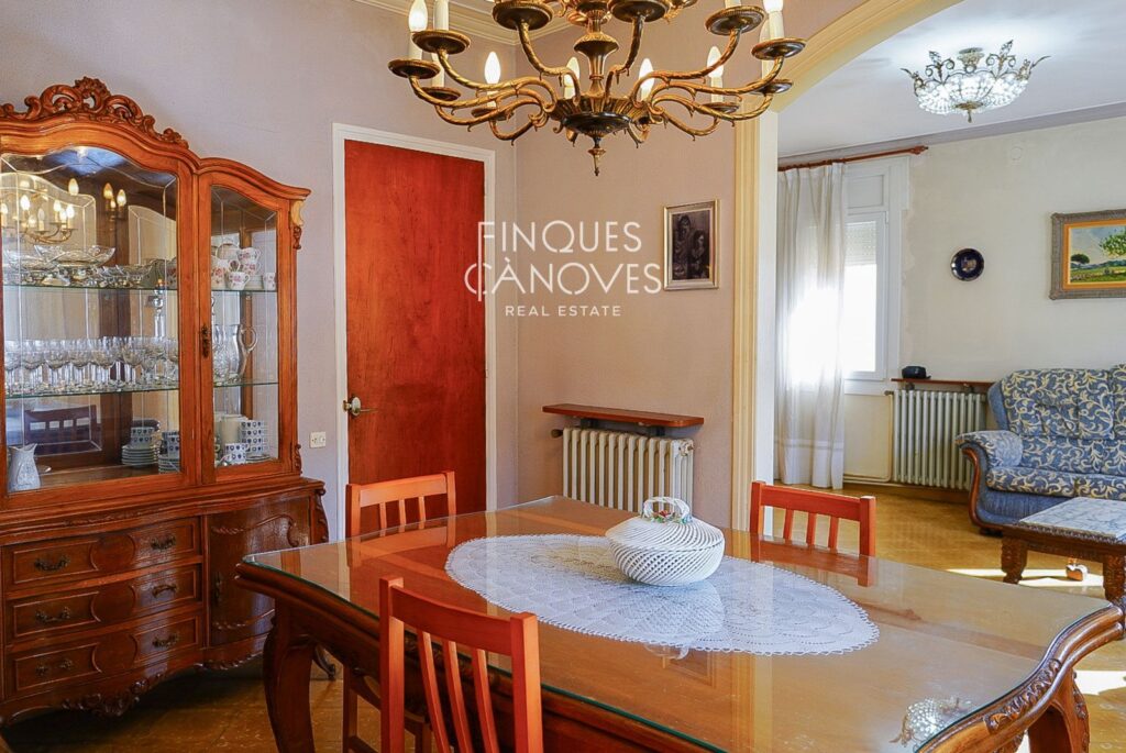 Oportunitat única: Casa a un pas del centre i de l’Estany de Banyoles.