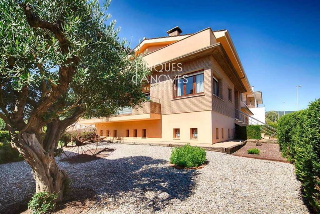 Exclusiu xalet amb piscina i zona d’oci