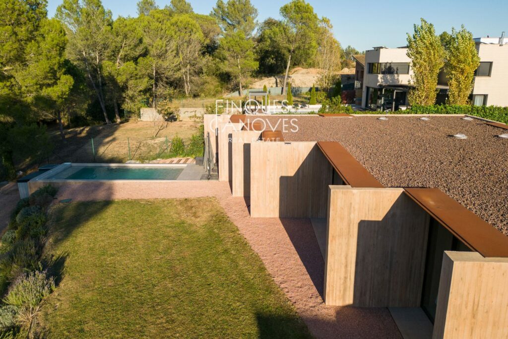 Exclusiu habitatge de disseny a Sant Julià de Ramis, Girona