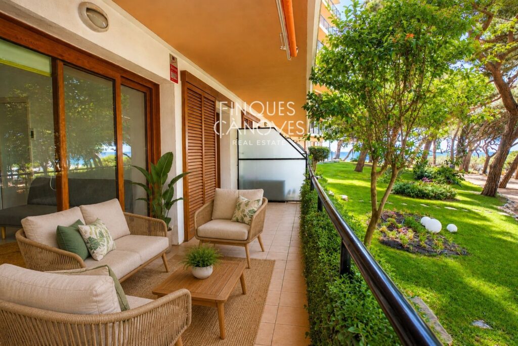 EXCLUSIU APARTAMENT A PRIMERA LÍNIA DE MAR A PLATJA D’ARO