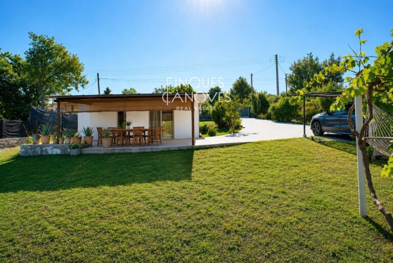 Finca de 1.000 m² amb habitatge i arbres fruiters a Sils