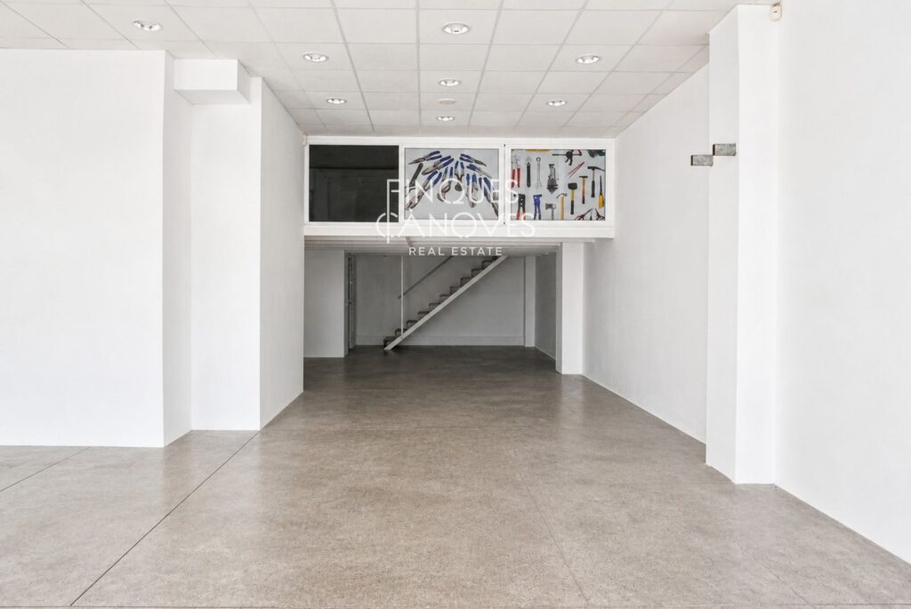 Ampli local comercial de 150 m² al carrer Josep Pla, Sant Antoni de Calonge, a 5 minuts del mar