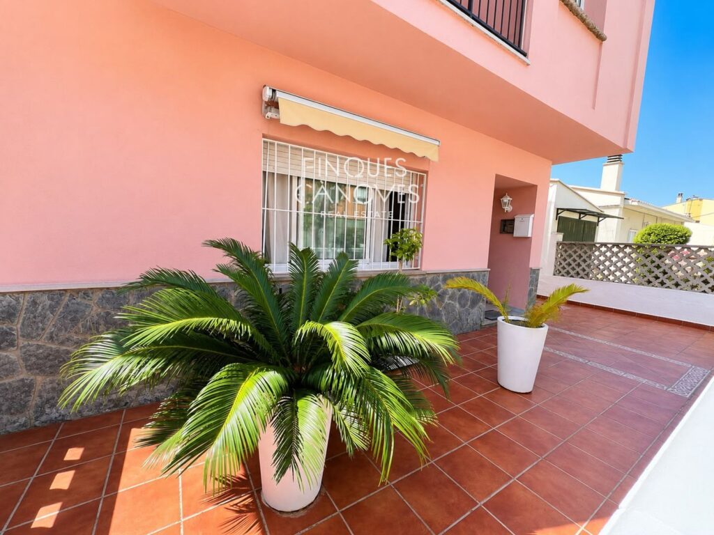 Acollidora casa de 145 m² al centre de Bescanó