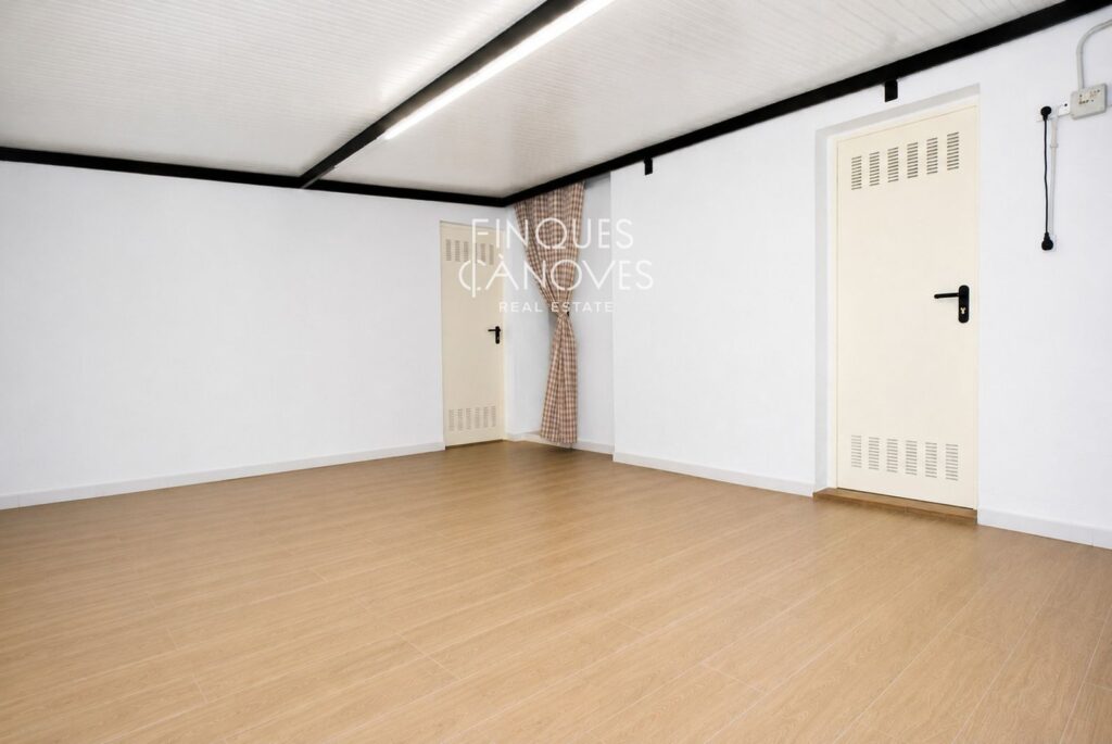 Finca de 1.000 m² amb habitatge i arbres fruiters a Sils