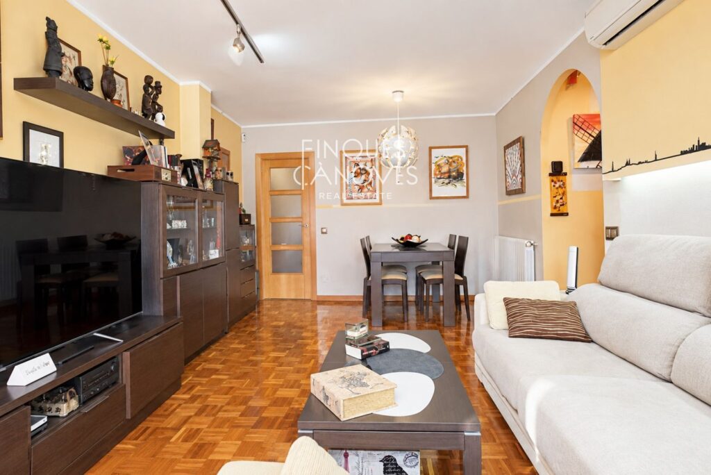 Pis reformat de 120 m² amb 4 habitacions a l’Eixample de Girona